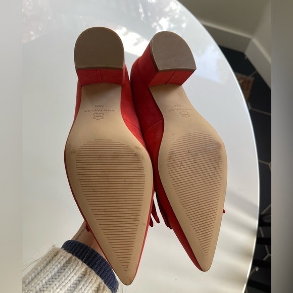 Ann Taylor Kiltie Suede Block Heel Pumps - 7.5 - Picture 5 of 6